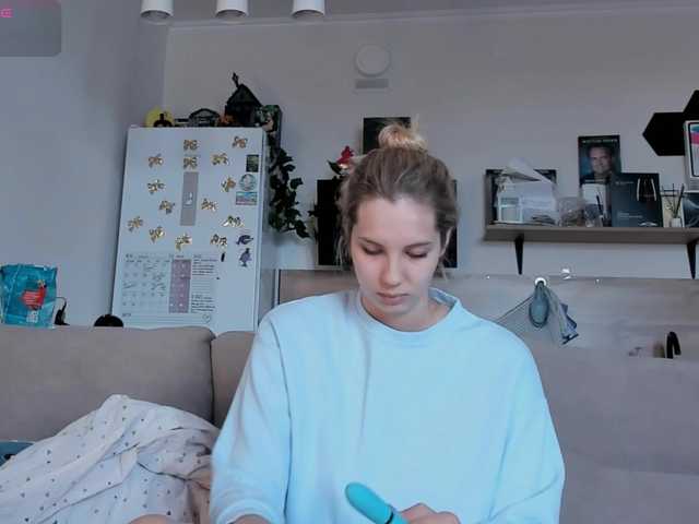Girlalonehome live cam on BongaCams