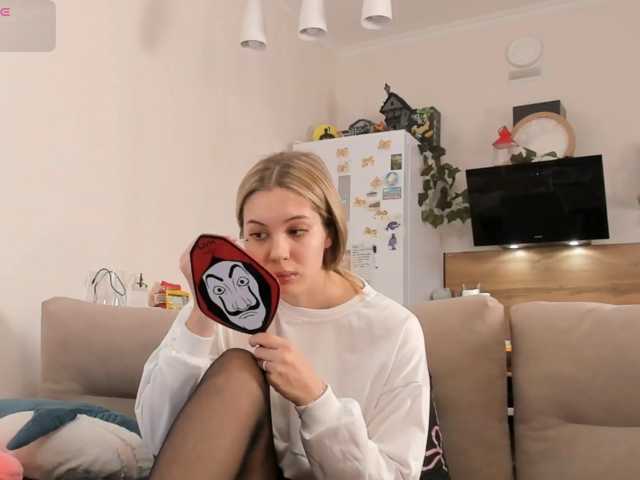 Girlalonehome