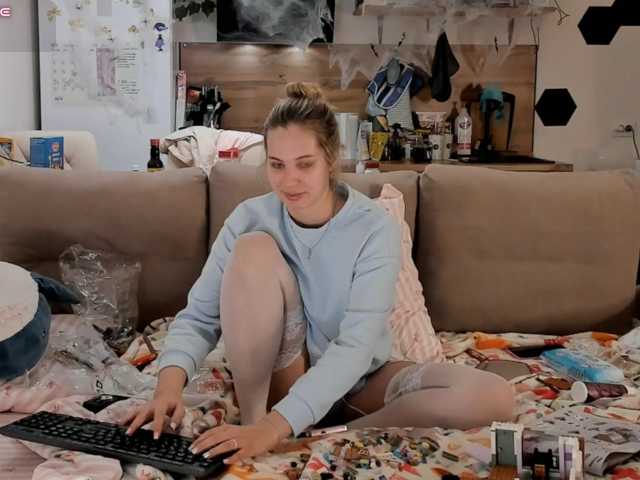Girlalonehome
