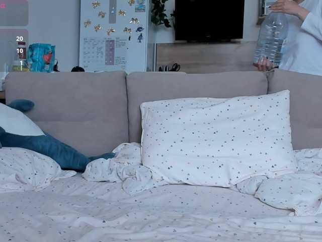 Girlalonehome live cam on BongaCams