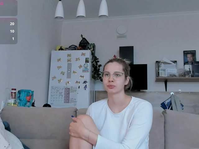 Girlalonehome live cam on BongaCams