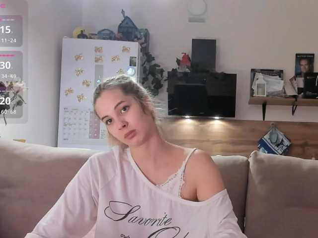 Girlalonehome live cam on BongaCams