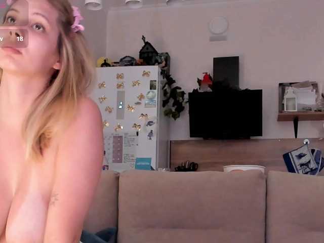 Girlalonehome live cam