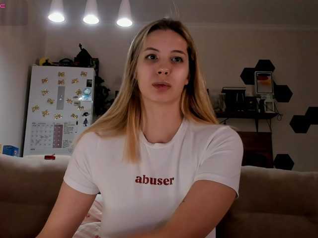 Girlalonehome live cam on BongaCams