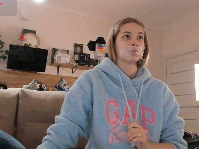 Girlalonehome live cam on BongaCams