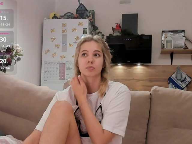Girlalonehome live cam on BongaCams
