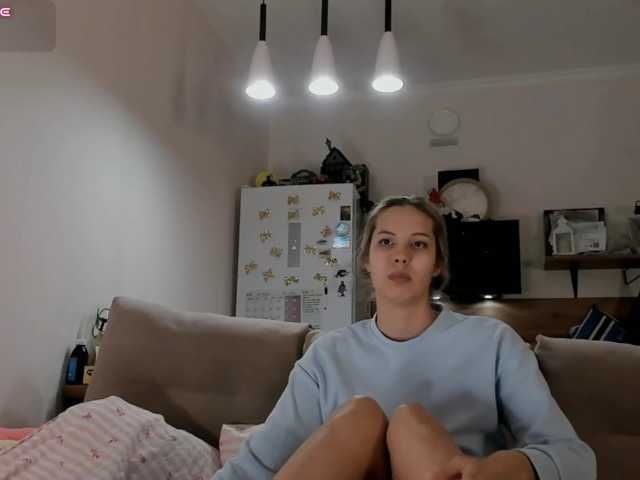Girlalonehome live cam on BongaCams