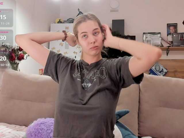 Girlalonehome live cam on BongaCams