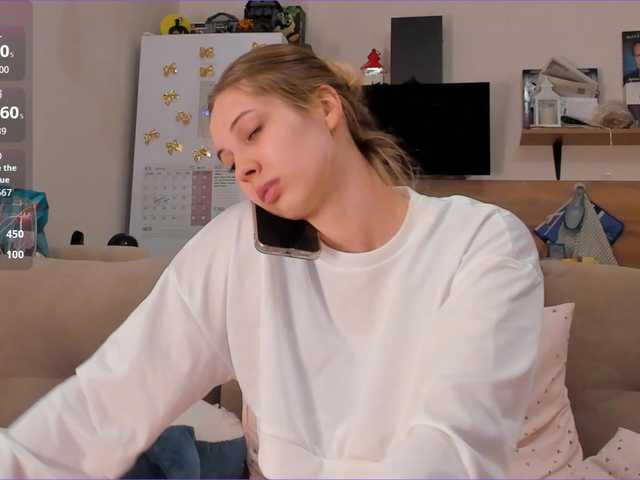 Girlalonehome's BongaCams show and profile