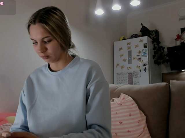 Girlalonehome live cam on BongaCams