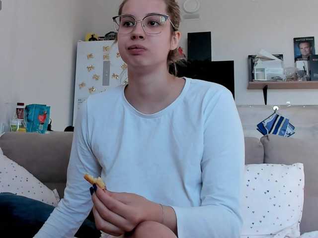 Girlalonehome live cam on BongaCams