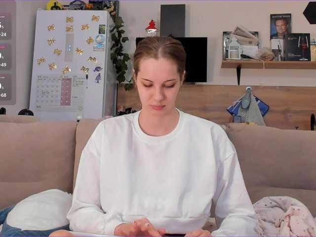 Girlalonehome's BongaCams show and profile