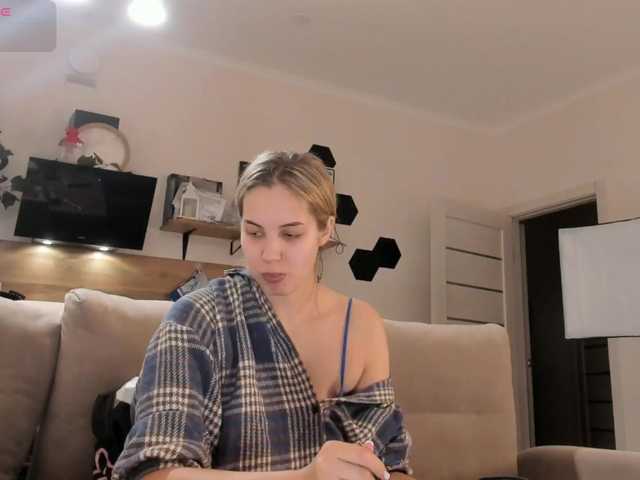 Girlalonehome live cam on BongaCams