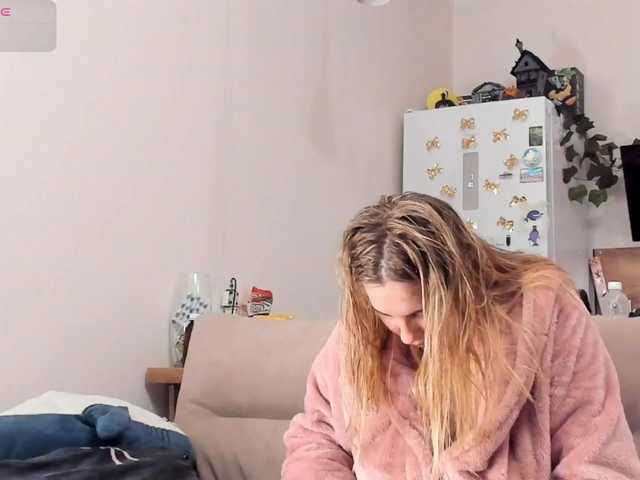 Girlalonehome live cam on BongaCams