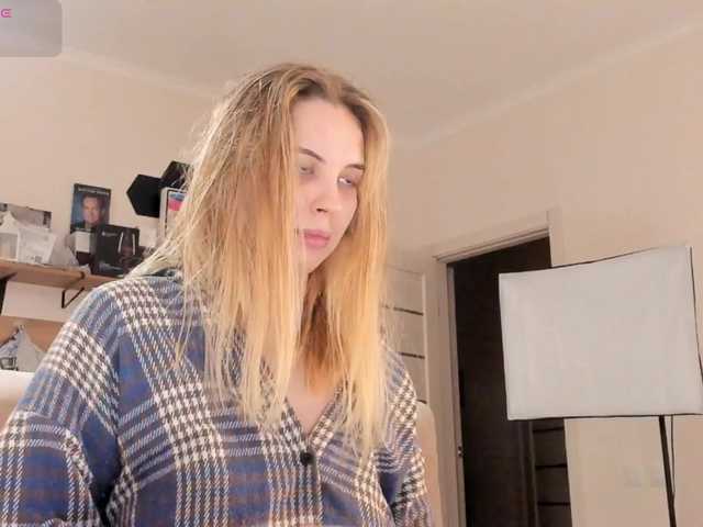 Girlalonehome live cam on BongaCams