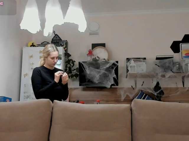 Girlalonehome live cam on BongaCams