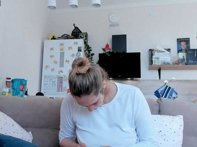 Girlalonehome live cam on BongaCams