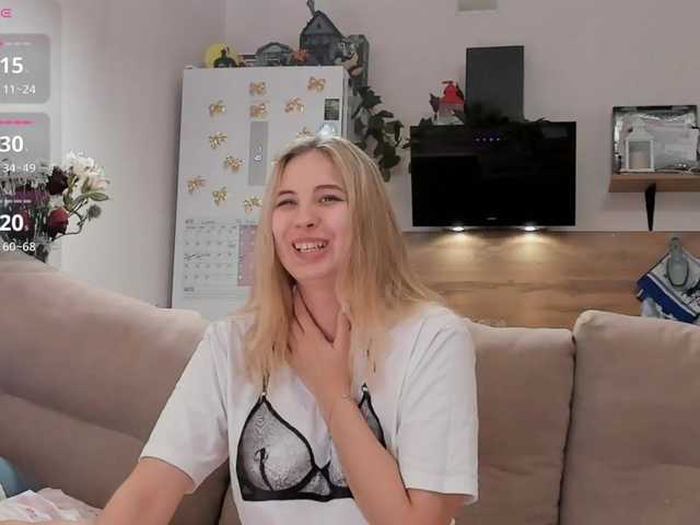 Girlalonehome live cam on BongaCams