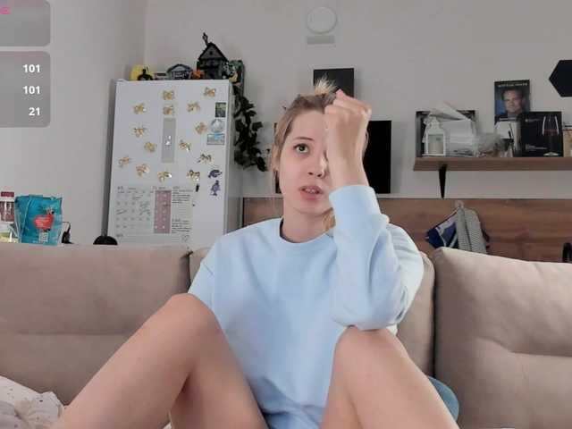 Girlalonehome live cam on BongaCams