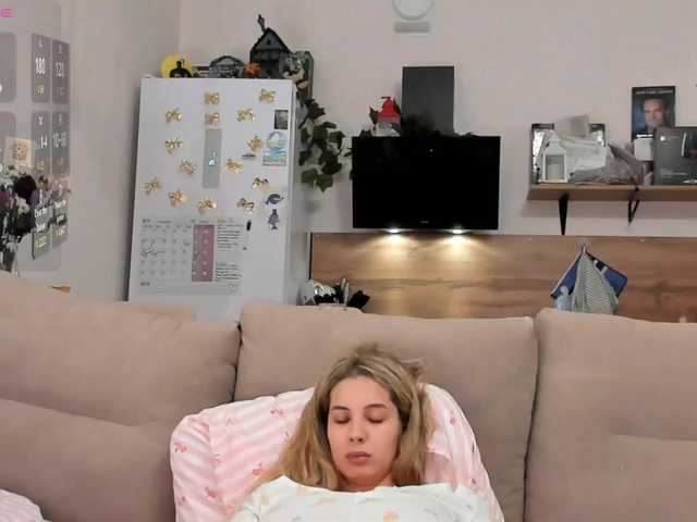 Girlalonehome live cam on BongaCams
