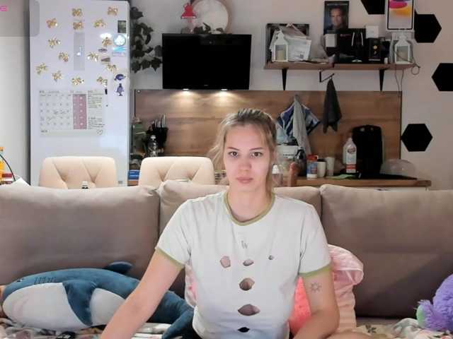 Girlalonehome live cam on BongaCams