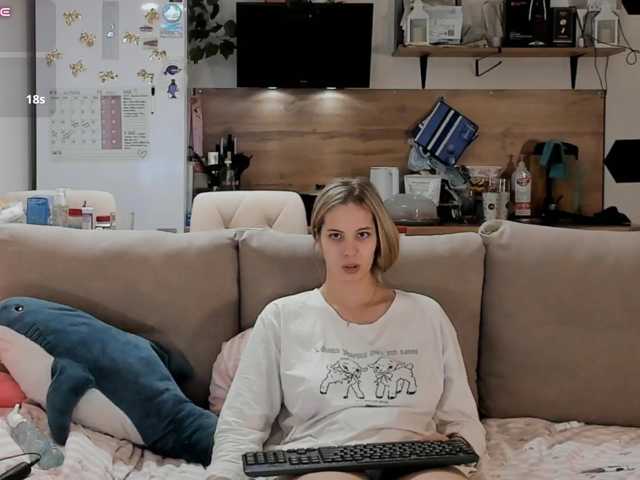 Girlalonehome live cam on BongaCams