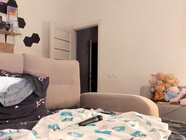 Girlalonehome live cam on BongaCams