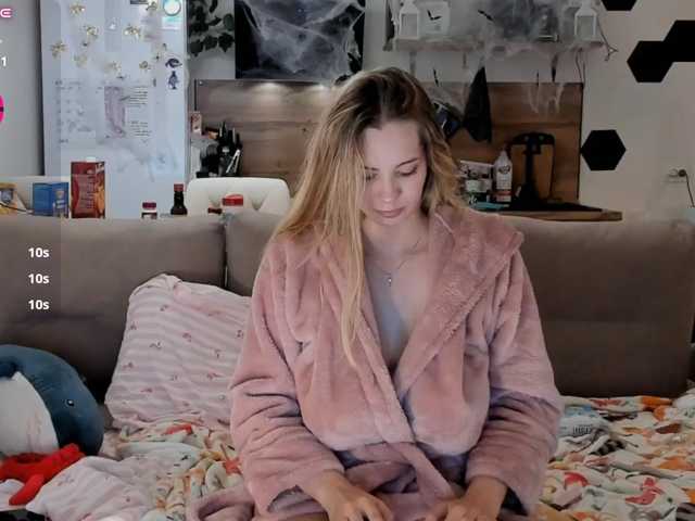 Girlalonehome
