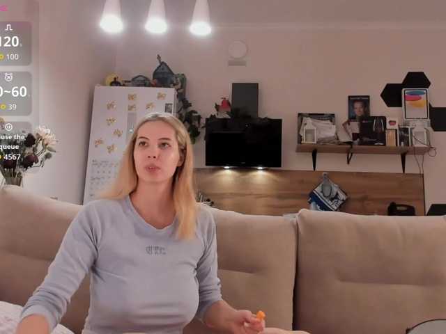Girlalonehome live cam on BongaCams