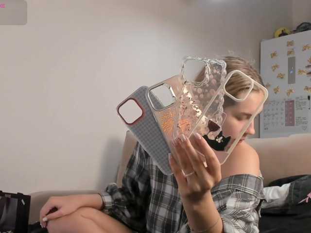 Girlalonehome live cam on BongaCams