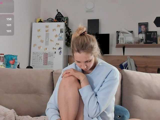 Girlalonehome live cam on BongaCams