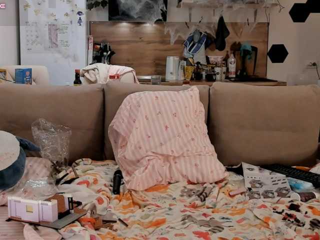 Girlalonehome