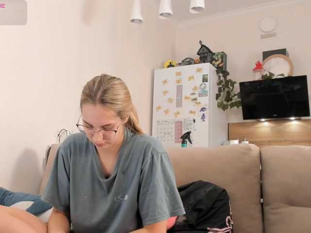 Girlalonehome live cam on BongaCams