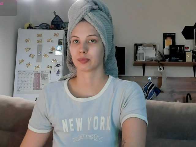 Girlalonehome live cam on BongaCams