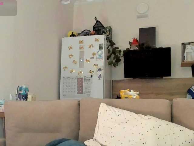 Girlalonehome live webcam show