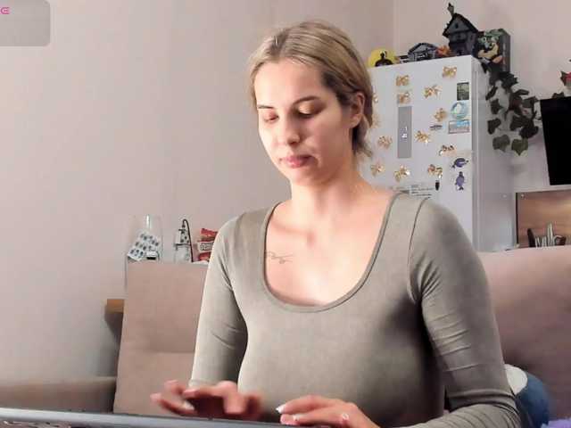 Girlalonehome live cam on BongaCams