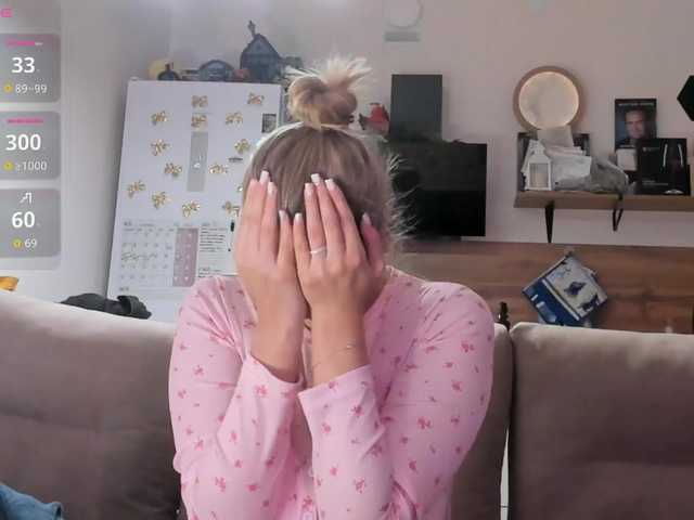 Girlalonehome live cam on BongaCams