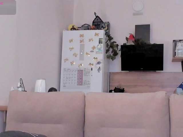 Girlalonehome live cam on BongaCams