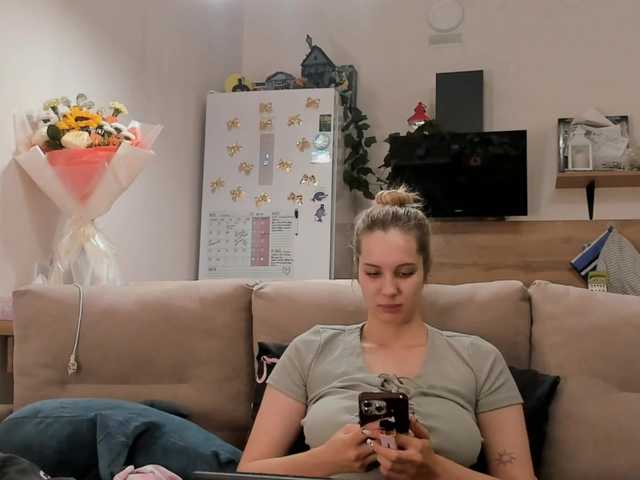 Girlalonehome live cam on BongaCams