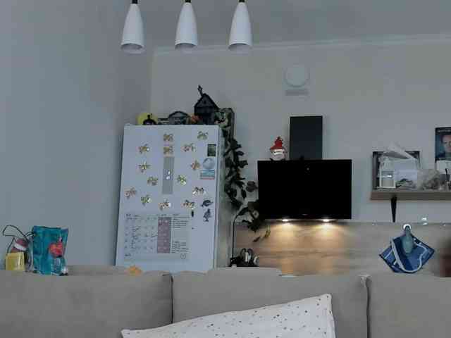 Girlalonehome Live Webcam on BongaCams