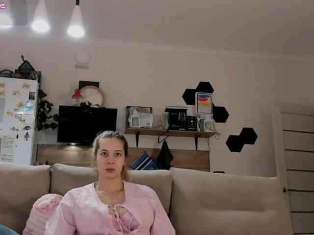 Girlalonehome Girlalonehome