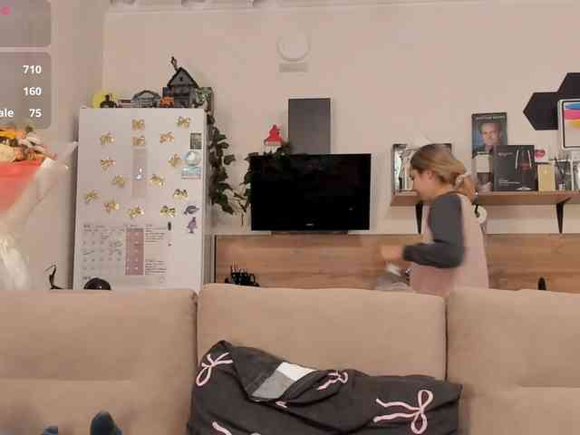 Girlalonehome Girlalonehome
