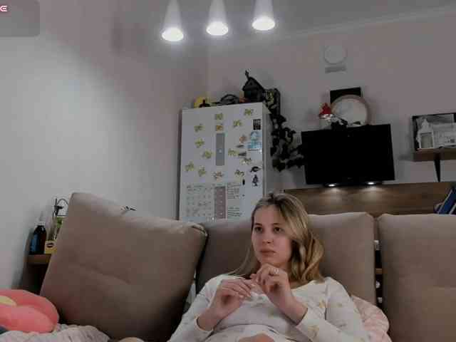 Girlalonehome