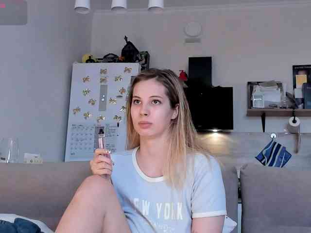 Girlalonehome Girlalonehome