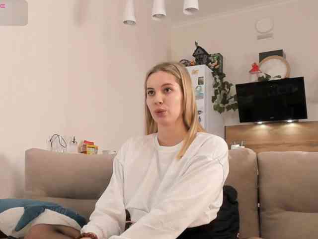 Girlalonehome Girlalonehome