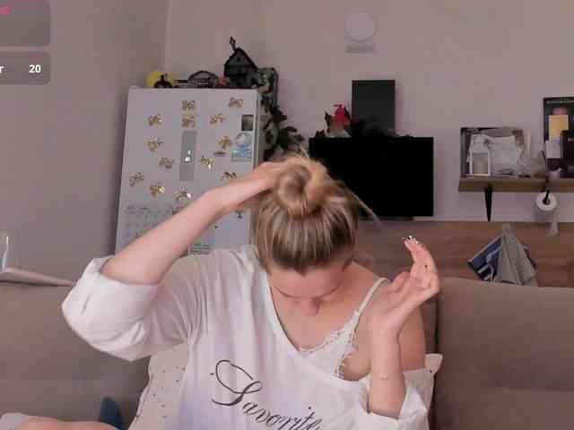 Girlalonehome Girlalonehome