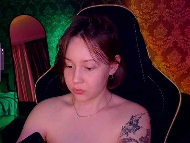 -sweetdreamss-'s cam show statistics and live stream