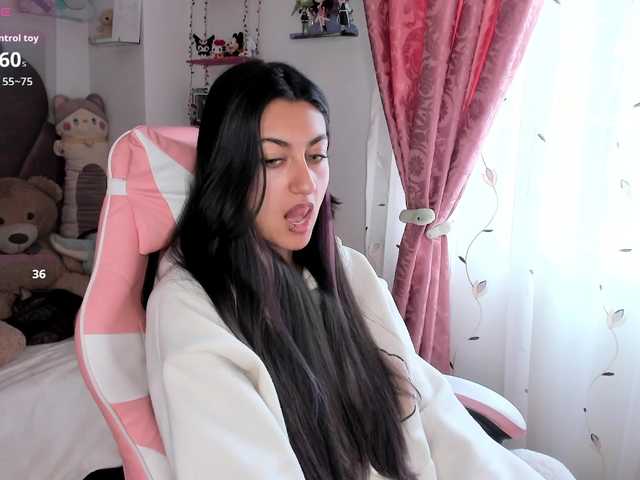 Alice-Cristofer live cam on BongaCams
