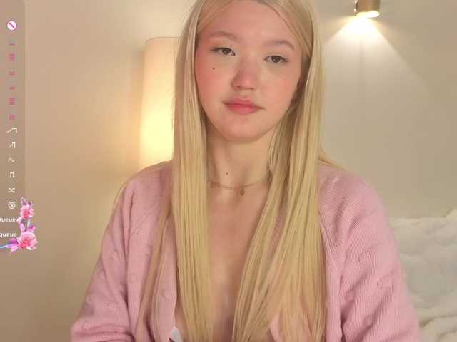 milli-sunrise live cam on BongaCams