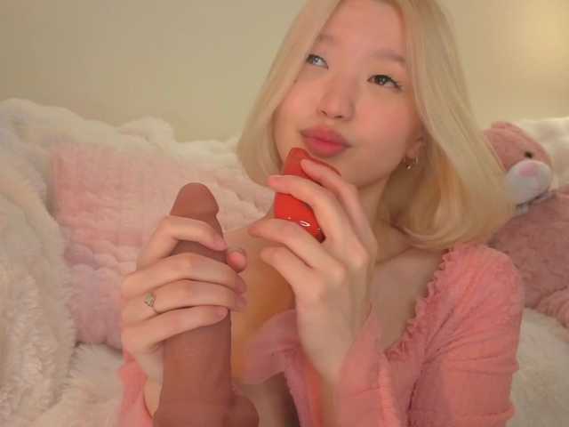 milli-sunrise live cam on BongaCams